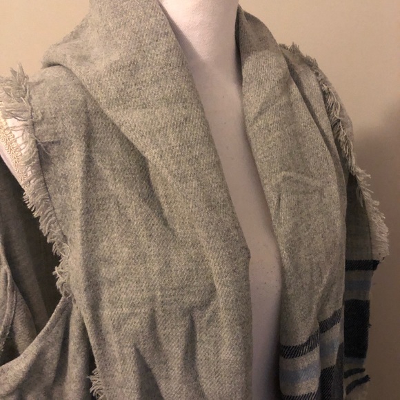 Plaid Poncho Wrap Shawl - Picture 5 of 6